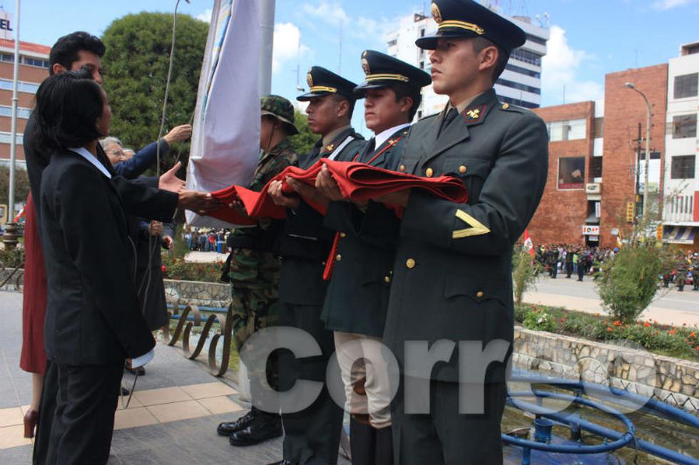 Colorido desfile engalana calles de Huancayo (FOTOS) 