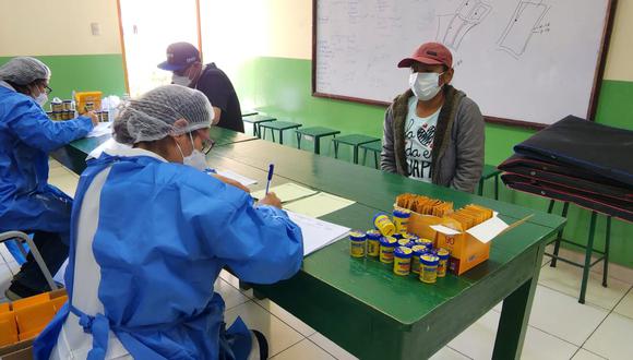 Se distribuyeron 3 mil medicamentos entre la población que recibió ayuda especializada por parte de la Universidad Católica de Santa María. (Foto: Difusión)