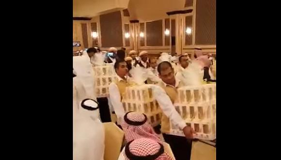 Arabia Saudita: millonario sorprendió a invitados a boda con este lujoso regalo (VIDEO)