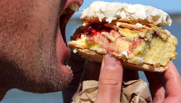 "Si consumes carne es preferible que sea carne blanca o magra como el pavo, pollo o pescado”, señaló el oncólogo Mauricio León. (Getty Images)