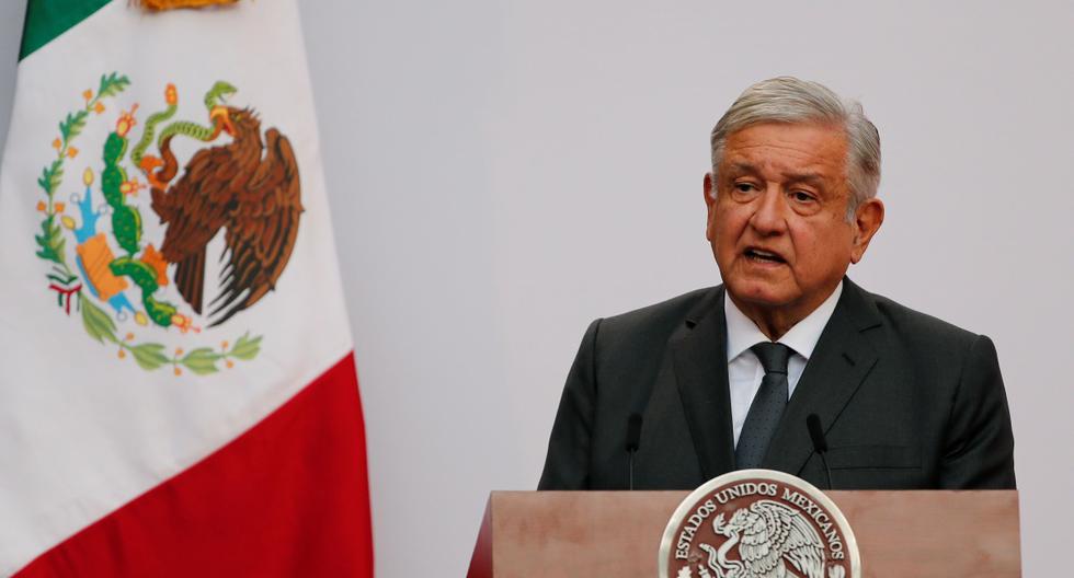 El presidente de México, Andrés Manuel López Obrador (AMLO), habla en Palacio Nacional en Ciudad de México, el 1 de diciembre de 2020. (EFE/ José Méndez).