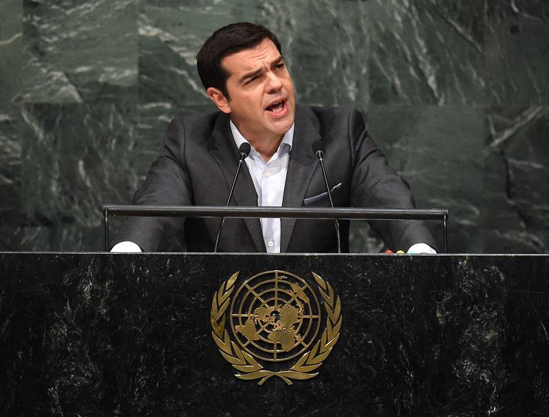 Alexis Tsipras dice que Grecia se encuentra en medio de una triple crisis