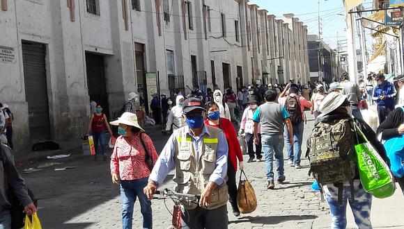 ​Cuatro de diez personas salen sin motivo alguno en Arequipa
