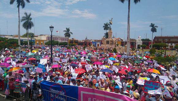 Miles participan en marcha "Con mis Hijos no te metas" en Trujillo (VIDEO)
