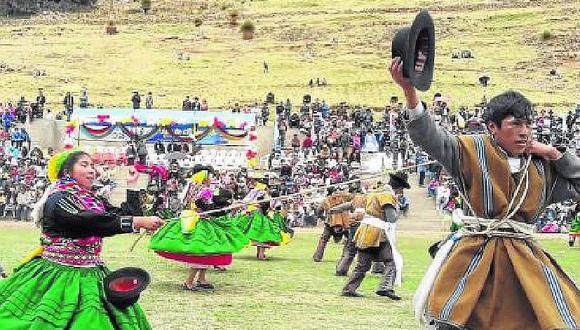 Puno: VII Festival de danzas Puyas de Raimondi deslumbró a visitantes