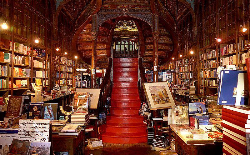 ​La librería portuguesa que inspiró a la autora de "Harry Potter" cumple 111 años