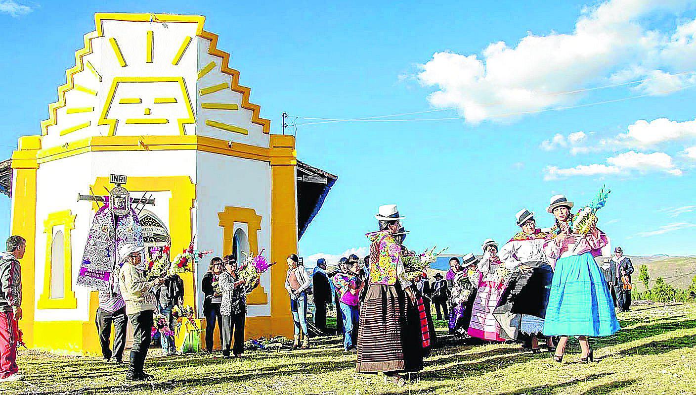 ​Jauja inicia el tradicional baile de la Jija en homenaje a la Santísima Cruz de Mayo 