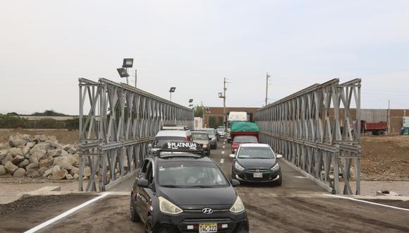 Se habilitó puente alterno para no interrumpir tránsito de vehículos hacia el sur del país y viceversa.