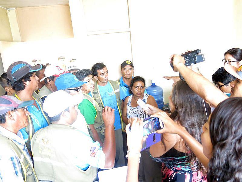 Tumbes: Un grupo de mototaxistas toma la municipalidad de Andrés Araujo