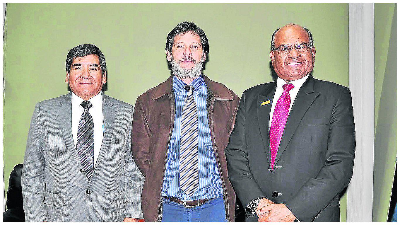 Investigador asegura: ​"La cura del cáncer está en las plantas medicinales"