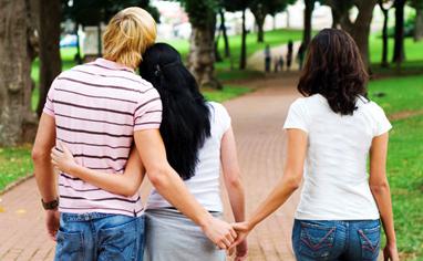 La verdad detrás de las mujeres que coquetean con hombres comprometidos