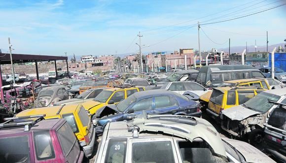 Las unidades vehiculares están en el lugar hace varios años. (Foto: Correo)