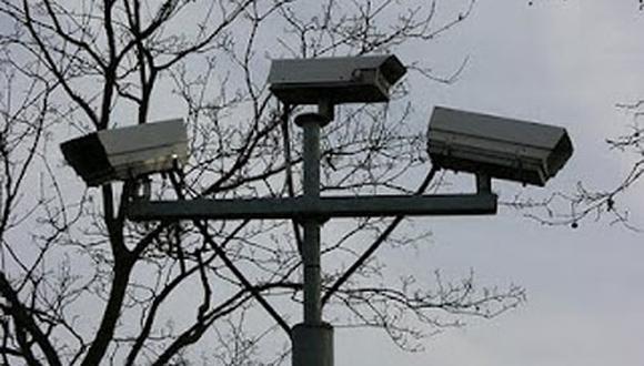 Policía instala cámaras para vigilar otras cámaras