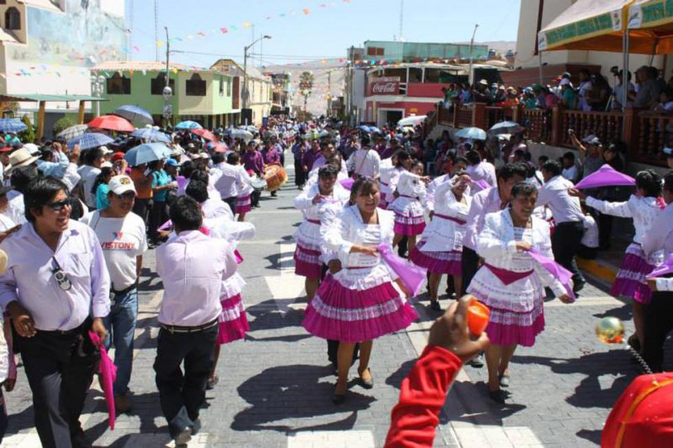 Locumba cerró los carnavales con vistoso pasacalle