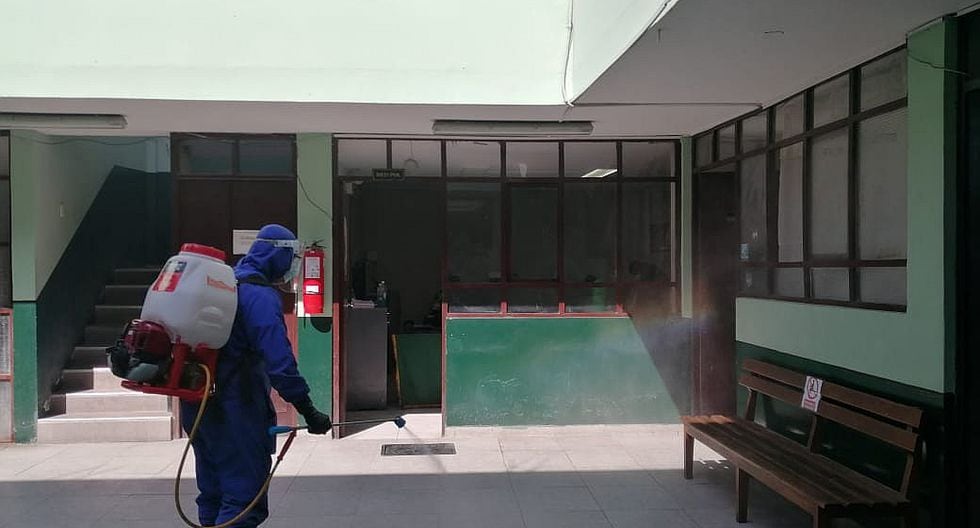 Desinfectan comisaría Gonzáles Vigil ante sospechas de presencia de virus COVID-19
