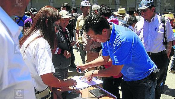 Arequipa: 3 mil firmas recolectan  para revocatoria de gobernadora Yamila Osorio