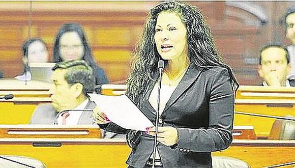Fiscalía de Huaraz formaliza investigación contra Yesenia Ponce por estudios falsos 