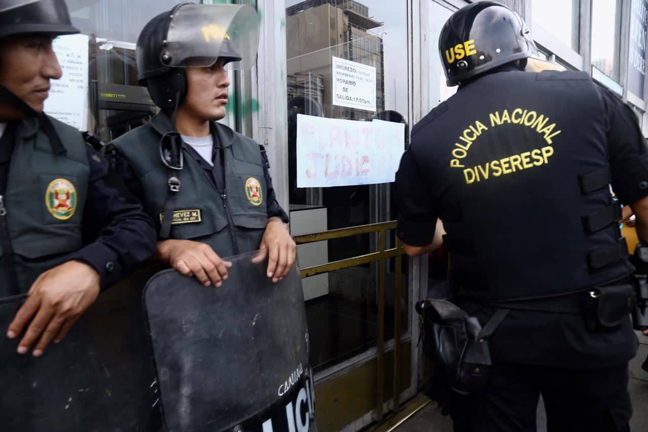 Plantón Poder Judicial/ Foto: Alberto Valderrama