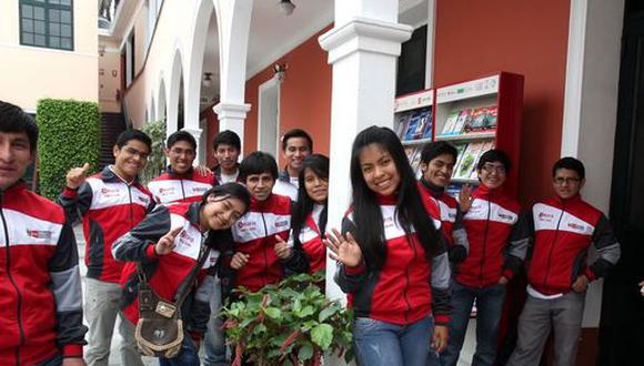 Más de 8 000 peruanos accedieron a estudios superiores en el extranjero