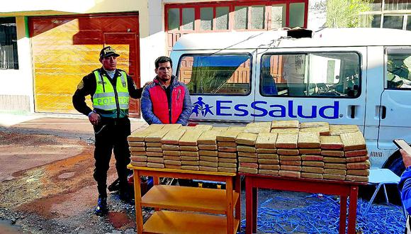Descubren ambulancia falsa cargada con droga en carretera Juliaca - Arequipa 