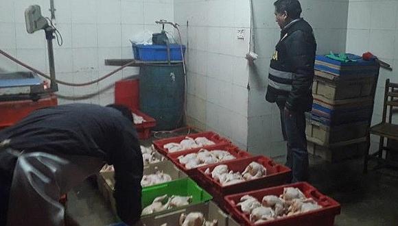 Ate Vitarte: Intervienen local con 4 mil pollos inflados con agua contaminada 
