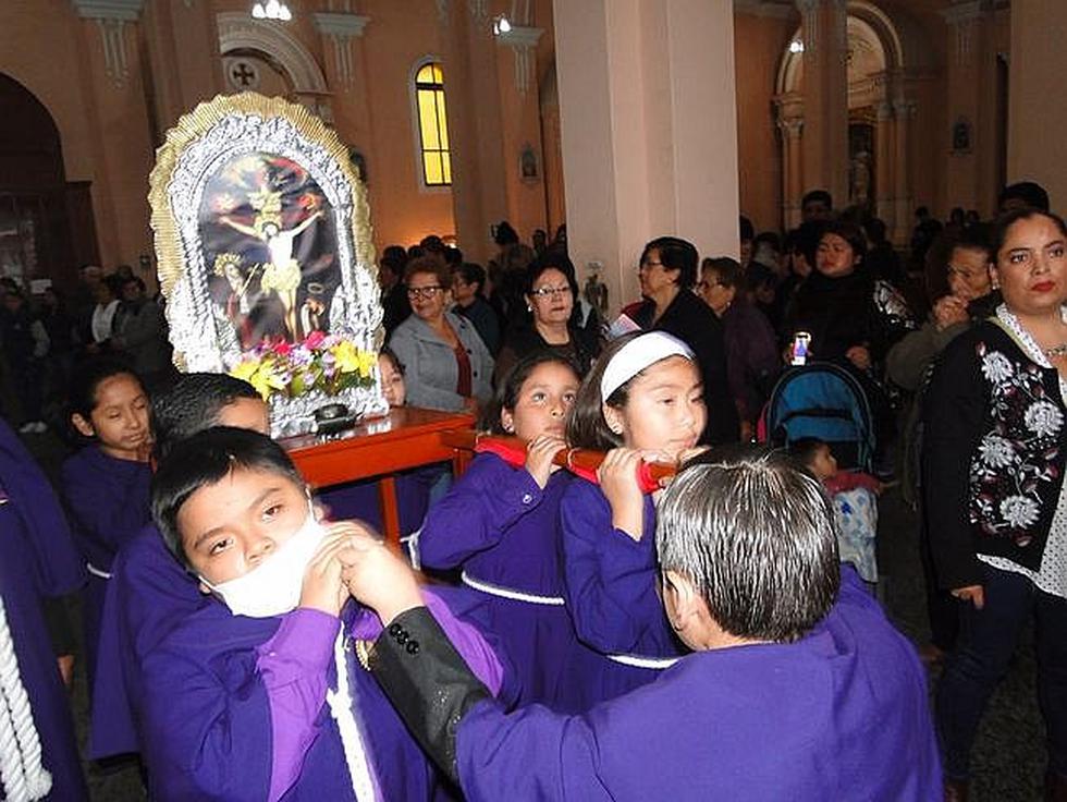 Niños expresan su fe en el Señor de los Milagros (FOTOS)