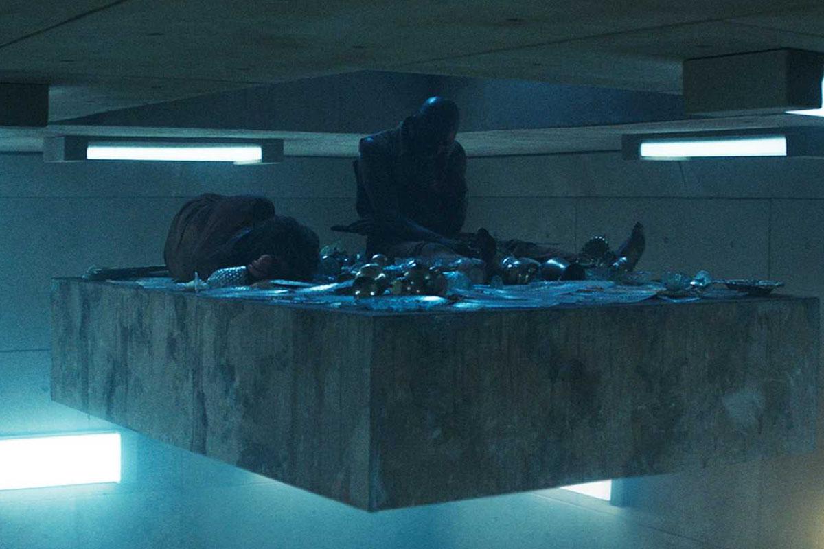 La plataforma va bajando y cada vez hay menos comida para los pisos inferiores de la prisión (Foto: Netflix)