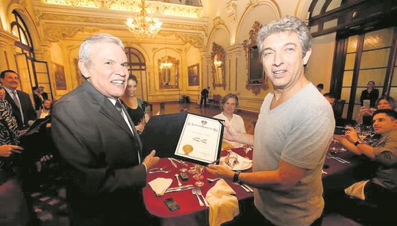 Ricardo Darín es distinguido por alcalde Luis Castañeda