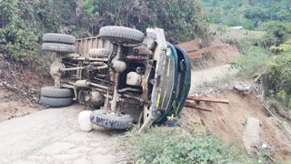 Vraem: Camión sufrió volcadura y varón murió aplastado por bloques de madera