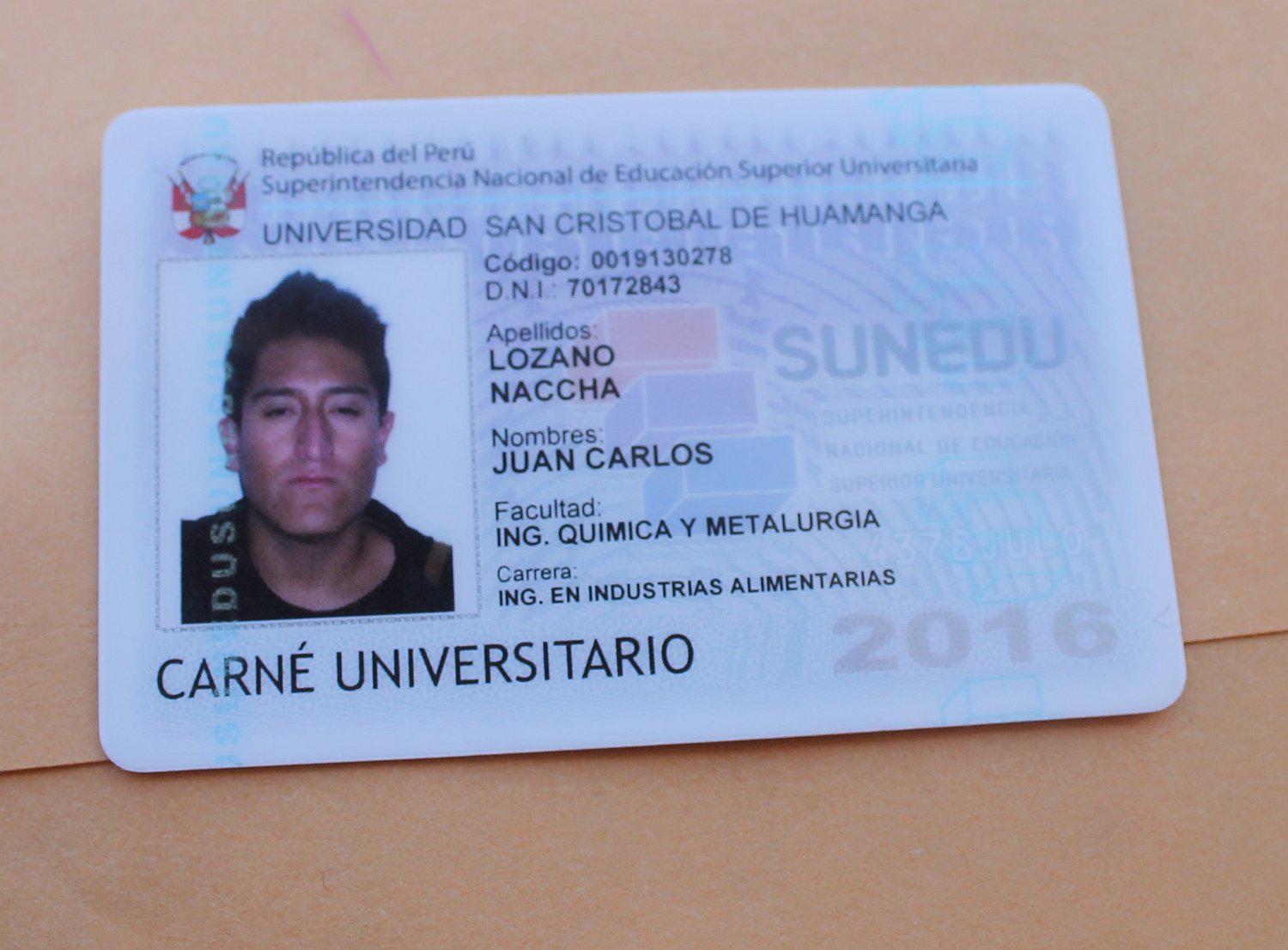 Se inició la entrega de los primeros carnet de la Sunedu 