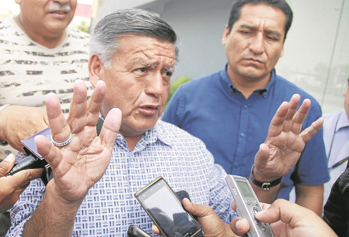 Fiscal abrió investigación contra César Acuña por plagio