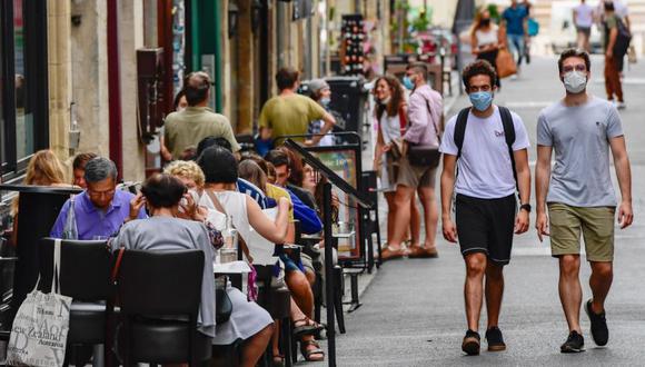 Francia prepara nuevas restricciones tras récord de contagios de coronavirus. (EFE/CAROLINE BLUMBERG).