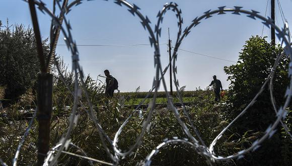 Hungría cierra su frontera con Serbia, la UE busca reaccionar frente a los refugiados