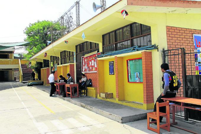 Hacinamiento en academia: Estudiaban 110 alumnos por aula