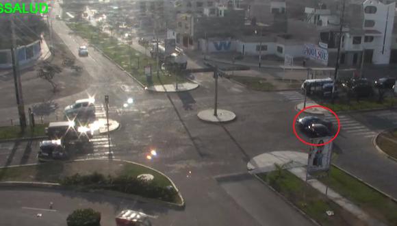 YouTube: Cámara de videovigilancia capta choque entre dos autos en Nuevo Chimbote