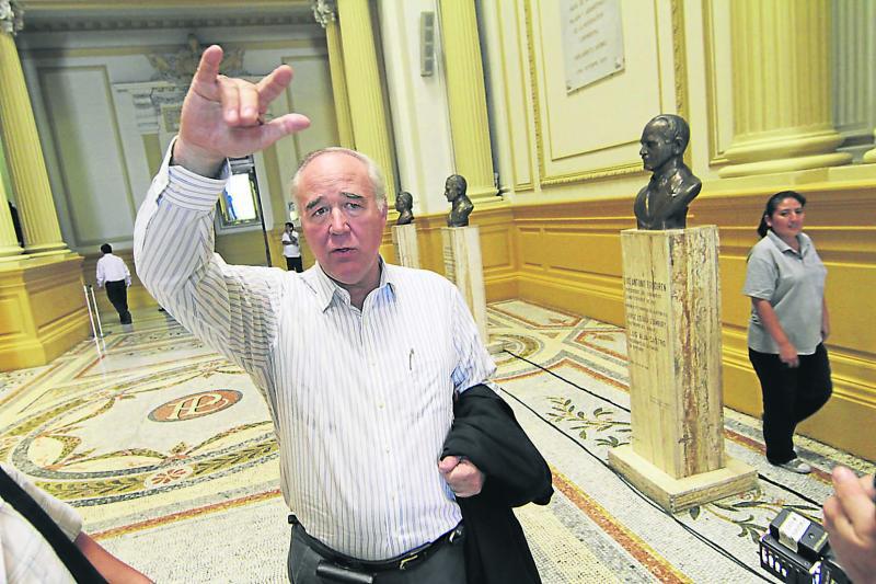 García Belaunde: "El gobierno y el oficialismo pidió tres integrantes del TC" (AUDIO)