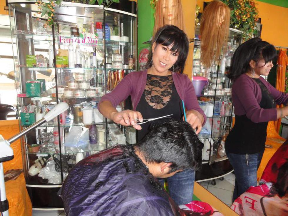 Rosita Perú  la reyna travesti coronada por Coco Marusix