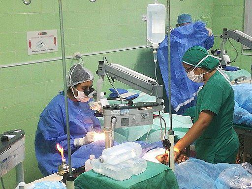 Inician 86 cirugías gratuitas de cataratas a adultos mayores en Tumbes