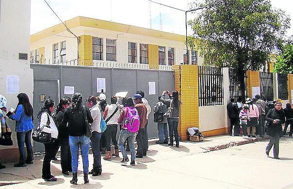 Funcionarios del GRP y del sector salud definen el día de hoy si hay concurso CAS