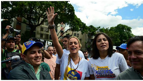 Venezuela: Lilian Tintori pide a la oposición abandonar diálogo e ir a las calles (VIDEO)