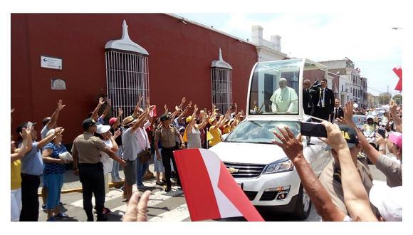 Papa Francisco llegó al centro de Trujillo tras recorrer Huanchaco y Buenos Aires (VIDEO)