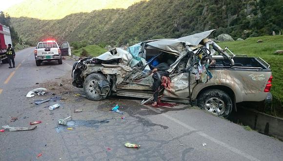 Militares perecen tras coche de camioneta