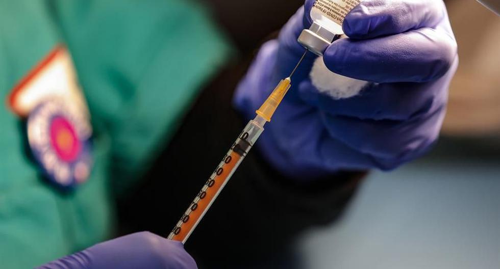 Nueva Zelanda, que tardará algunas semanas en vacunar a sus 12.000 trabajadores de fronteras y a los de los centros de cuarentena, tiene previsto inmunizar a sus más de cinco millones de habitantes en el plazo de un año. (EFE/EPA/GIUSEPPE LAMI).