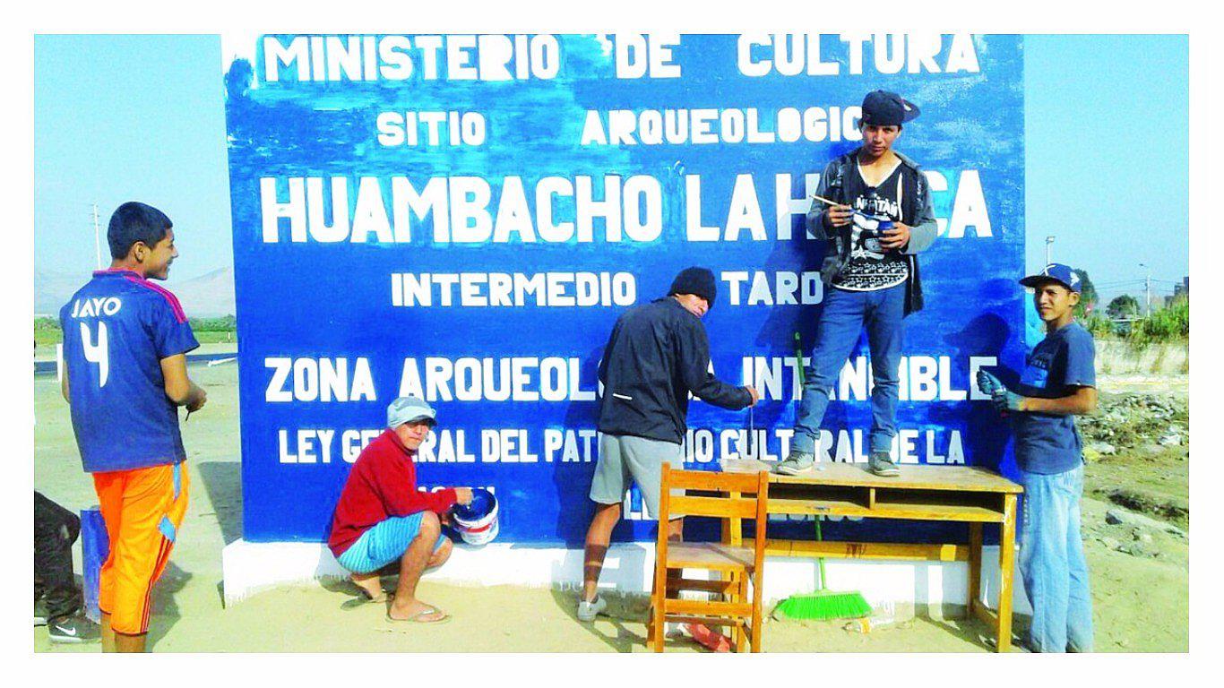 Áncash: Escolares ayudan a proteger huaca de Huambacho