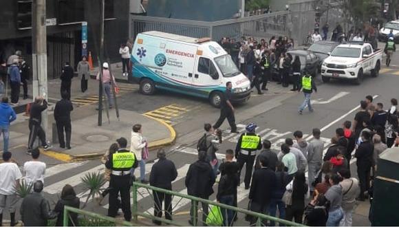 Reportan dos detenidos tras explosión en clínica Ricardo Palma (VIDEO)