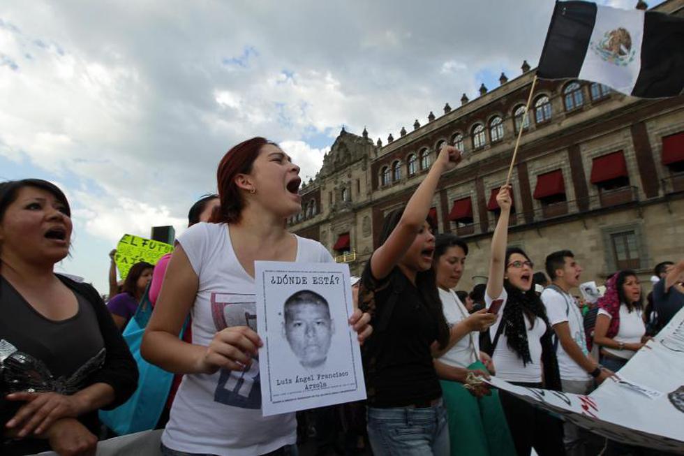 Miles de mexicanos claman justicio por estudiantes desaparecidos