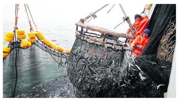 Pescadores alistan denuncia contra el ministro de la Producción ante el Congreso