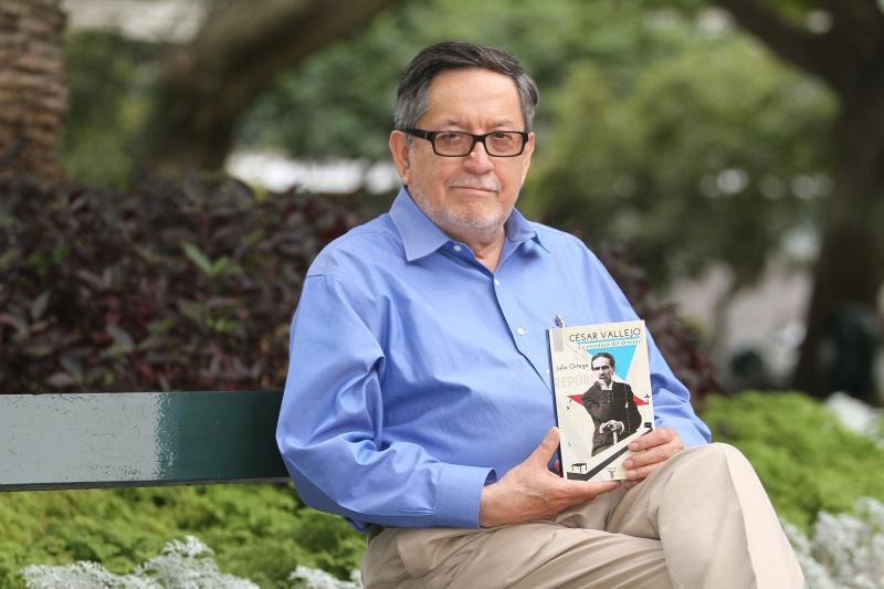 Crítico Julio Ortega analiza la obra de César Vallejo