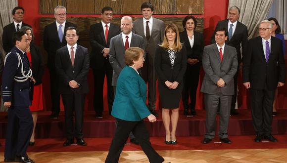 Michelle Bachelet introduce nueve cambios en su gabinete ministerial