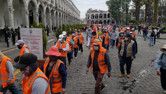 En siete departamentos los manifestantes exigen al presidente Castillo el aumento de salario mínimo y otras demandas. (Foto: Correo Arequipa)